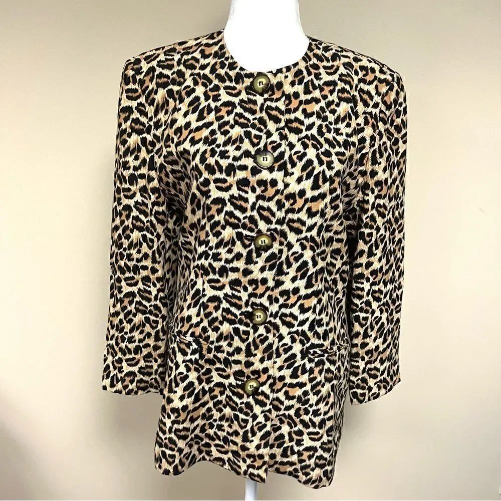 Petite Sophisticate animal print jacket. Size 4